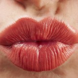 7 предупреждающих сигналов, которые можно прочесть по губам